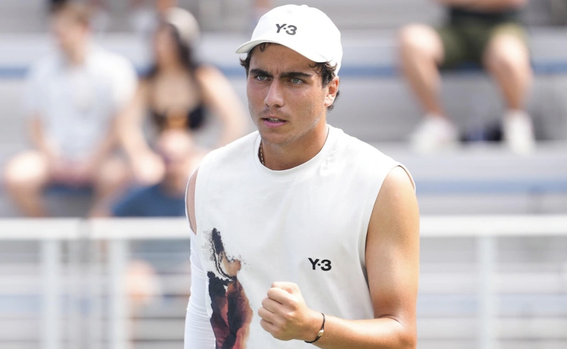 Без да изиграе и точка: Иван Иванов продължи напред за сметка на участник в Големия шлем!