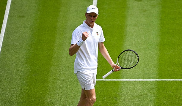На 1 и 1 от световния №1: Синер накара ATP финалист да изглежда като любител на корта