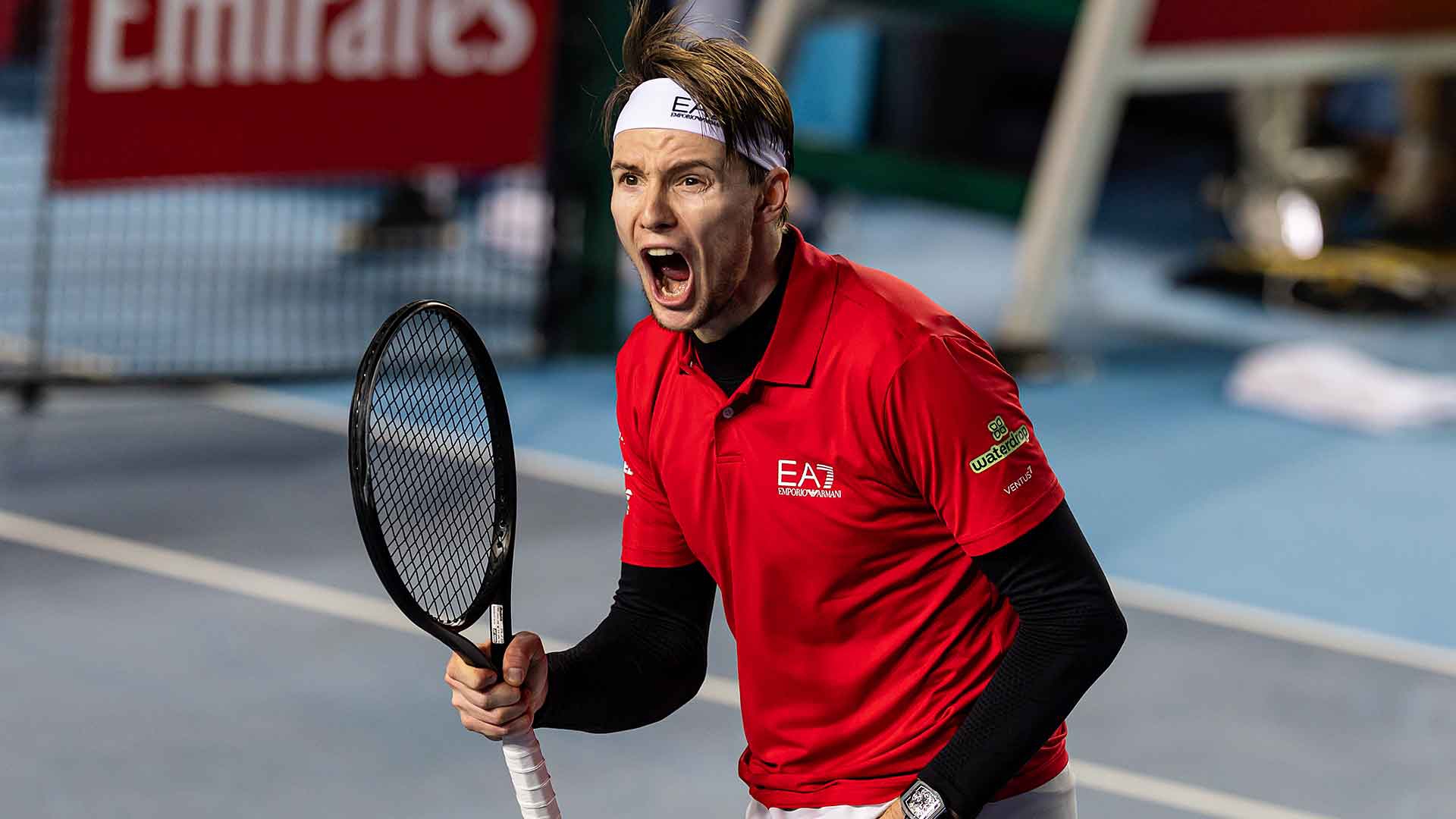 Лудият гений няма спирка: Бублик разби топ поставения в Хонг Конг и влетя в топ 10!