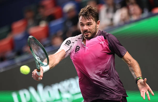 Драма до финала: Вавринка беше на 2 точки от топ 10 победа, но претендетът за Торино оцеля width=