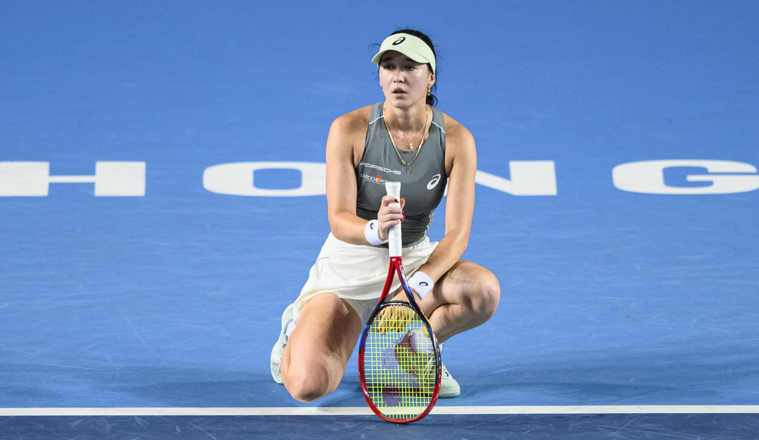 "Намери хотелската ми стая; получавам смъртни заплахи": Смразяващата изповед на Ева Лис width=