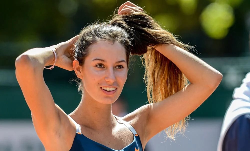 WTA шампионка зачеркна примера на Халеп и се завърна в тениса с уголемени гърди (снимки)