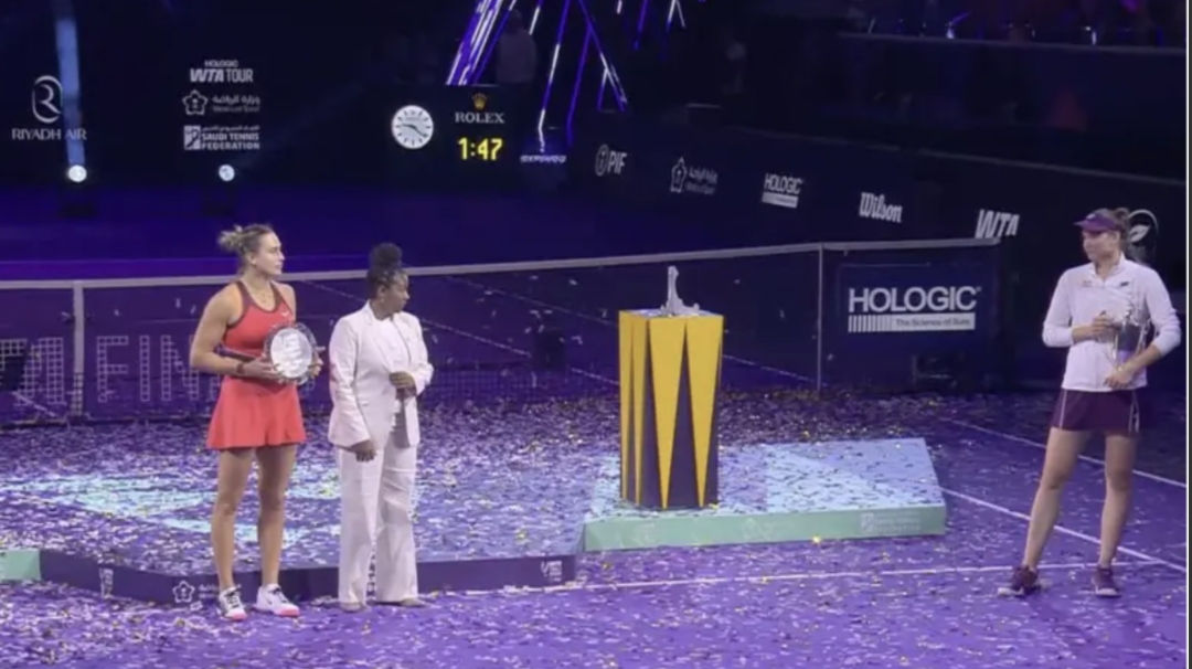 Скандален край на сезона: Рибакина отказа да застане за снимка до шефката на WTA (видео)