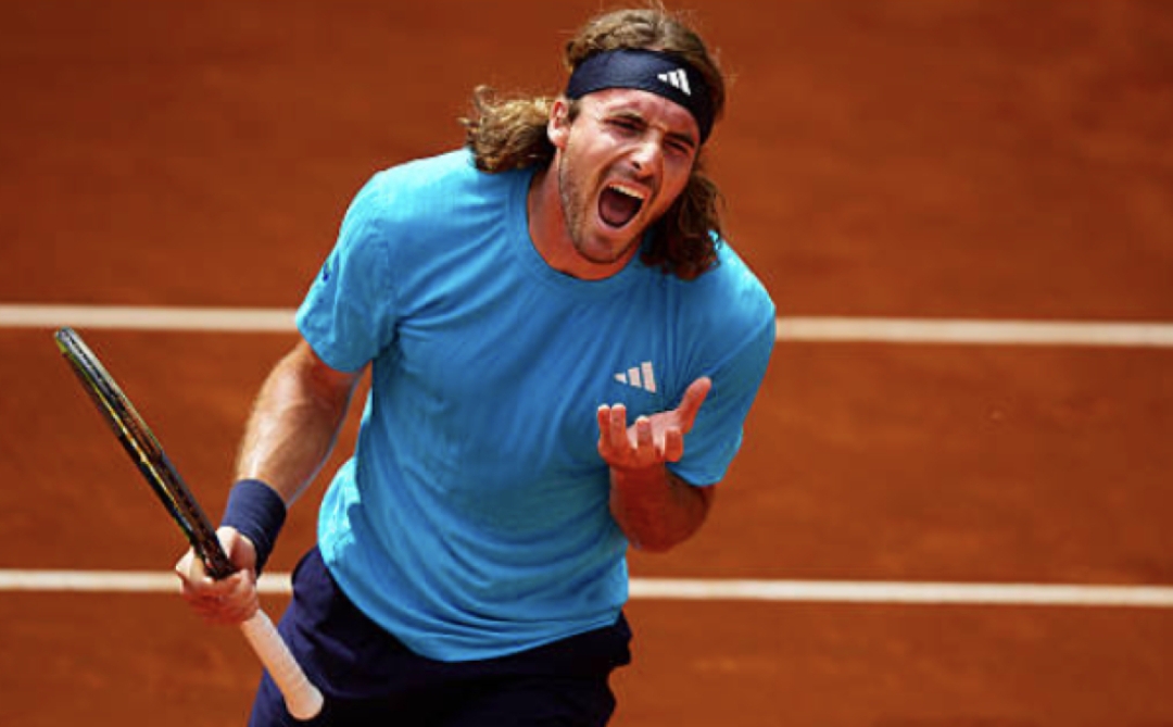 Семейни войни: Циципас загуби точка заради баща си и го напсува по 4 различни начина (видео)