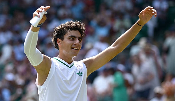 Нов покорен връх: 17-годишният Иванов се класира за най-големия си 1/4-финал при мъжете! width=