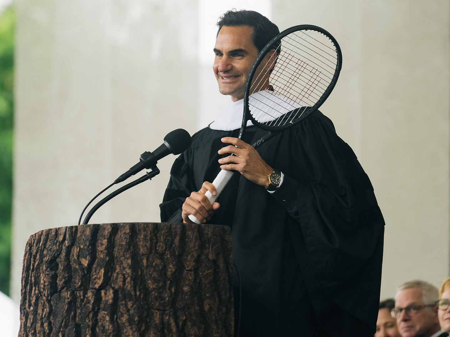 "Успехът без усилие е мит": Федерер изнесе реч пред студенти и вече е доктор по литература (видео) width=