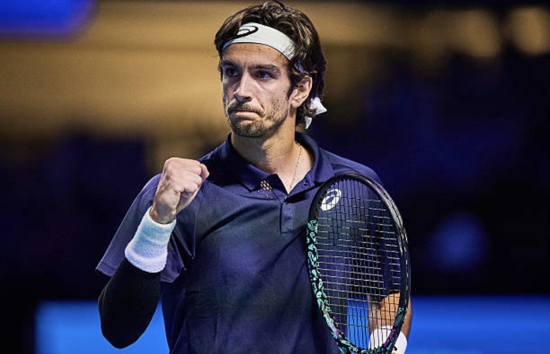 След спасен мачбол: Последният претендент за Торино ще спори с Джокович за титлата в Атина!