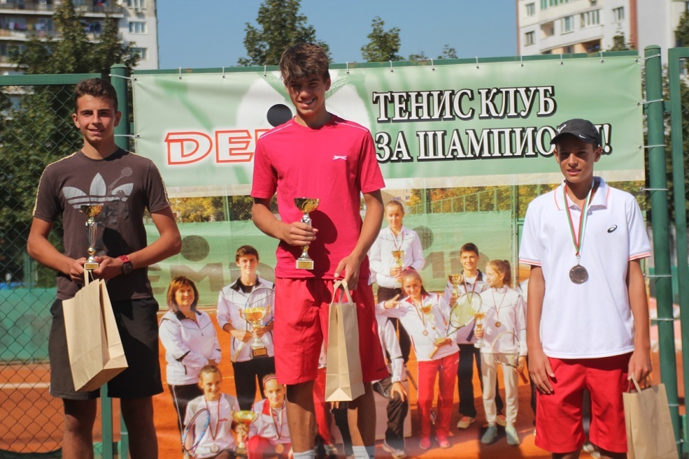 Васил Димитров и Дария Радулова спечелиха Държавния турнир до 14 години