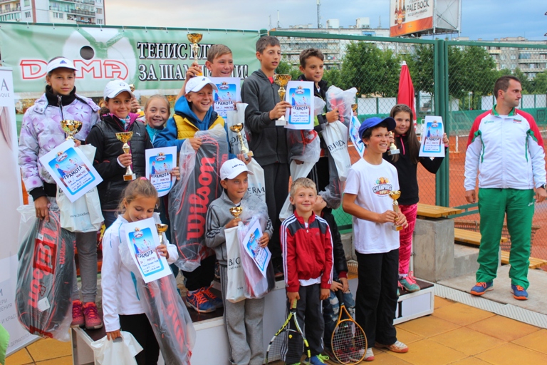 Нина Петрова, ТК „Тича“: Първите тенис уроци са най-важни
