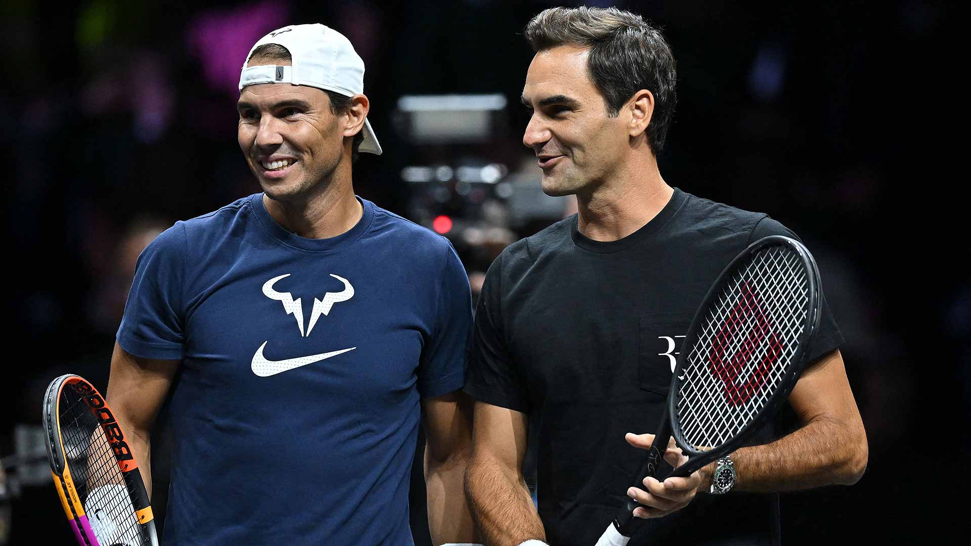 Гледайте на живо: Федерер излиза за последния мач в кариерата си заедно с Надал