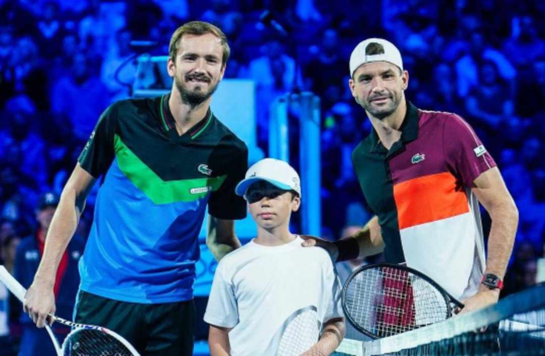 Тенис пиршество: 5 минути с най-добрите разигравания от шоуто между Григор и Медведев