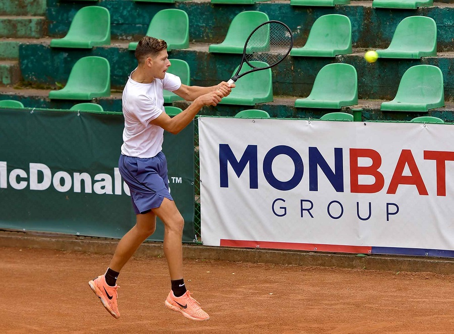 Симон-Антони Иванов печели 6:1, 6:0 на турнир от ITF в Мароко