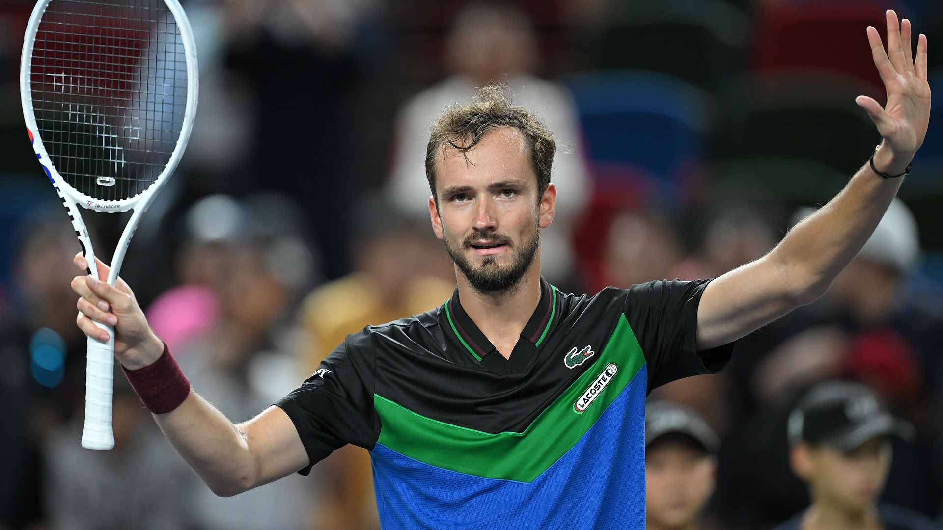 На крачка от дубъла: Медведев съкруши Циципас в тенис спектакъл и е финалист във Виена!