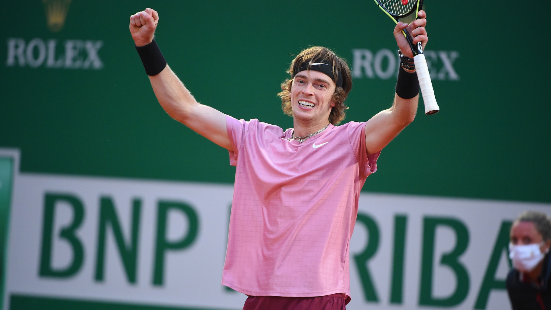 ATP ранглиста: Рубльов задмина Федерер, Синер дебютира в топ 20