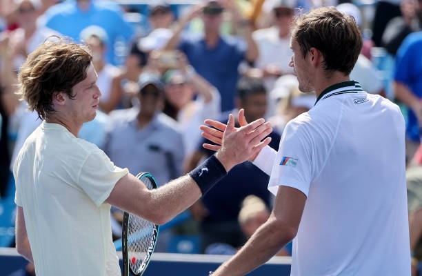 Гледайте на живо: Медведев и Рубльов откриват днешните битки на Nitto ATP Finals
