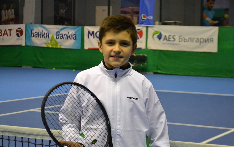 Иво Братанов: Александър Василев се развива добре, готвя го за мъжкия тенис