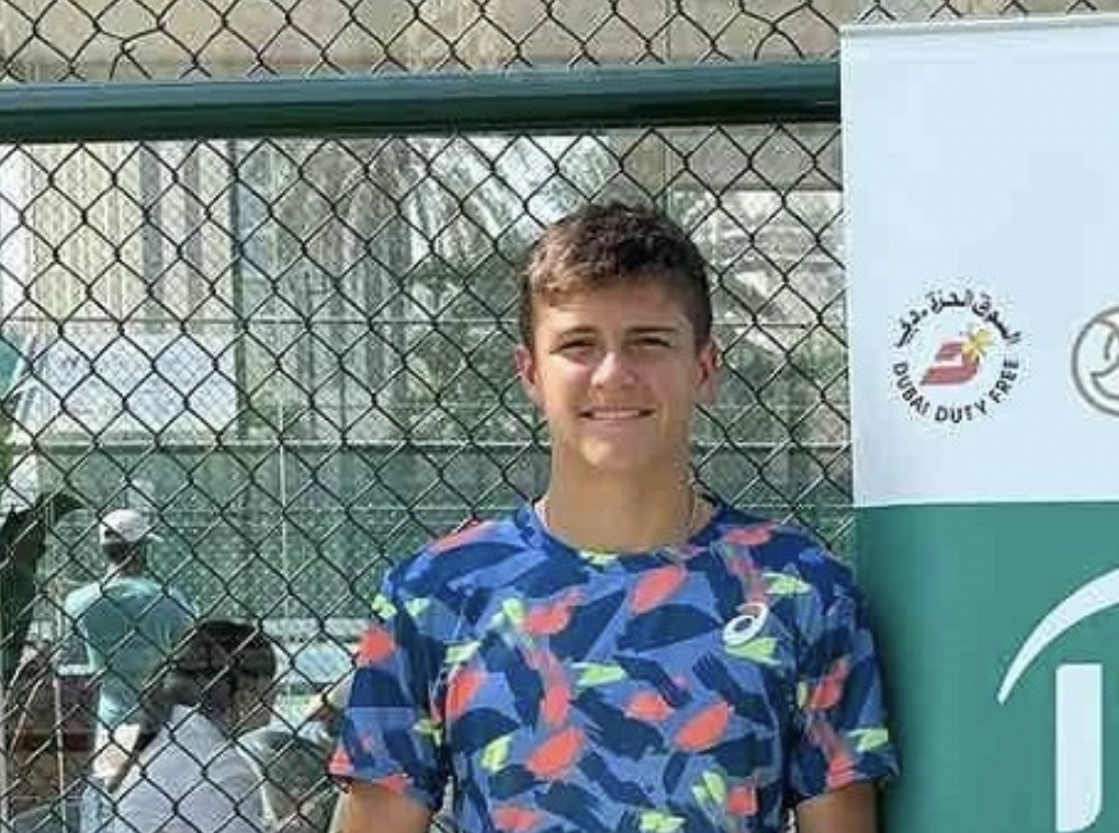 Българският тенис има нов млад състезател който спечели дебютна точка