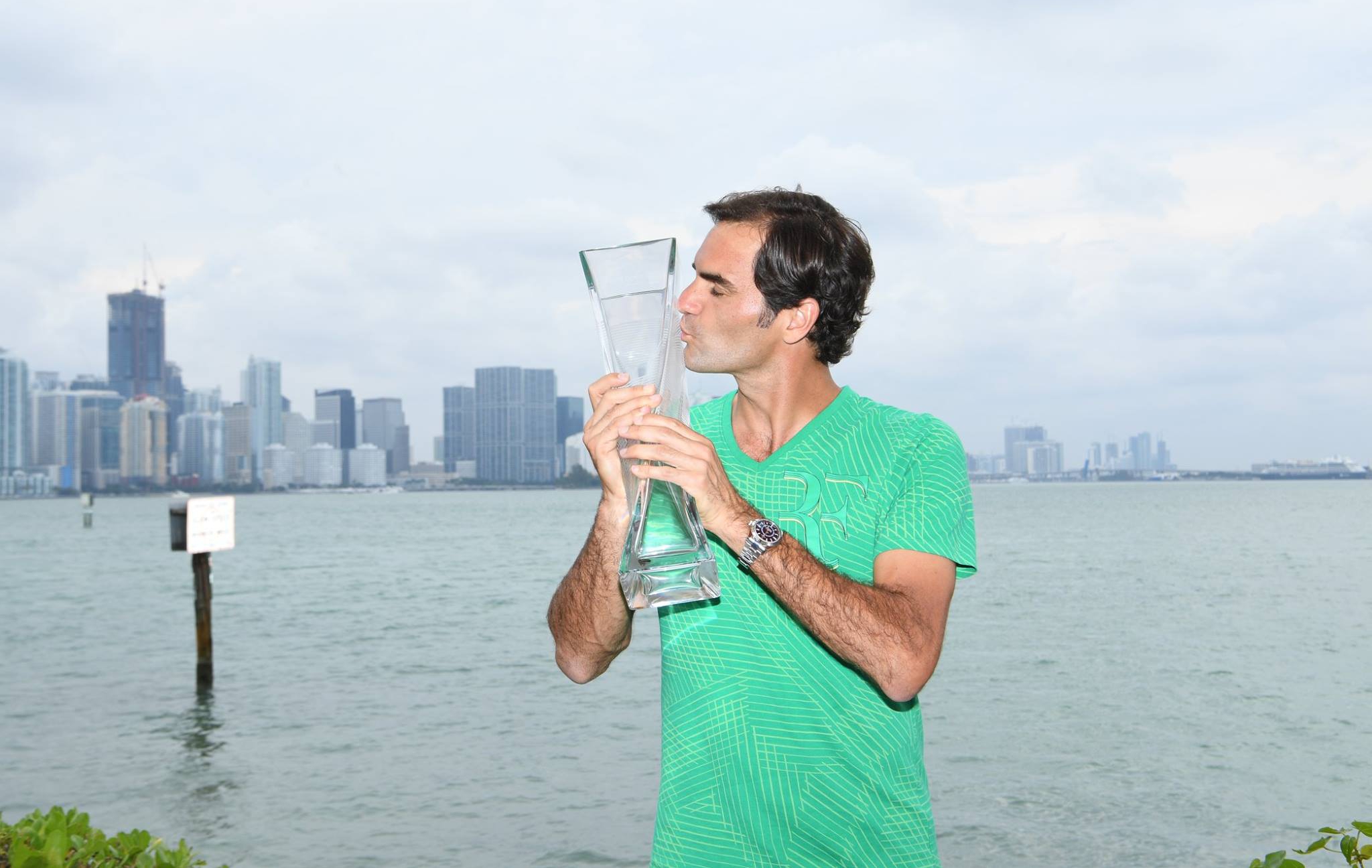 Хеттрик за Федерер в Маями след пореден триумф срещу Надал (видео)