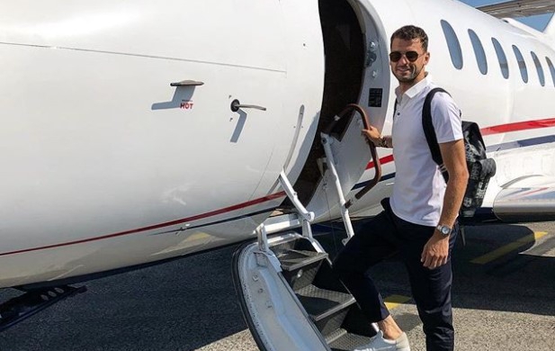 Григор отлетя с частен самолет за Барселона