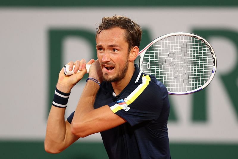 Медведев със солиден успех срещу великана на съвременния тенис