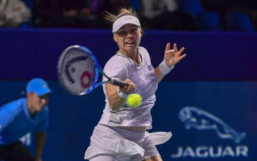 Вера Звонарьова победи тенисистка от топ 10 за първи път от 2011