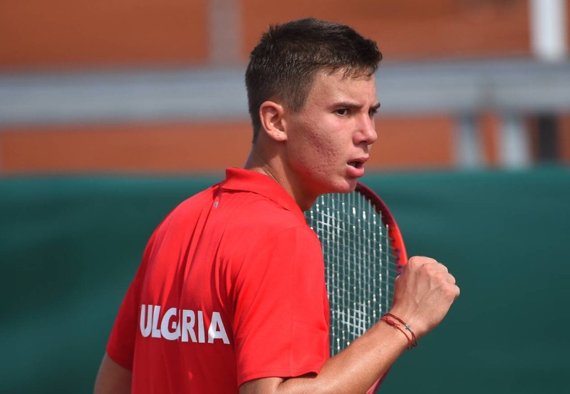 Илиян Радулов ще играе за третото място на финалния Мастърс при юношите