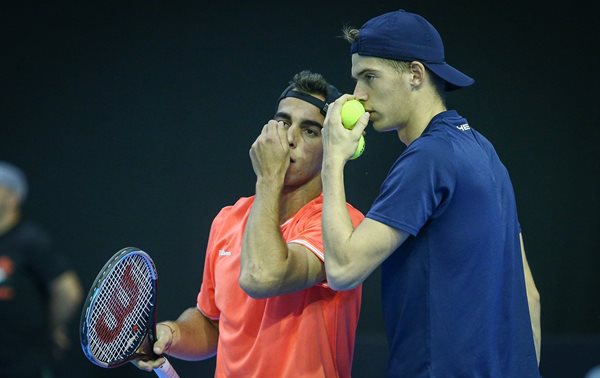 Първата българска победа на Sofia Open е факт: Нестеров и Милев разгромиха силен испански тандем