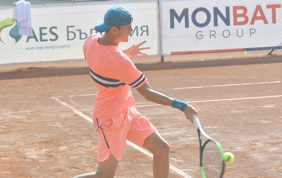 Александър Лазаров отпадна на четвъртфиналите в Ираклион