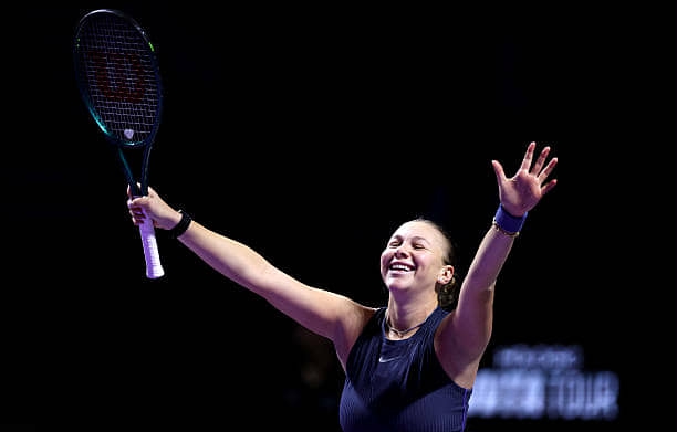 Анисимова забрави за 2-та геврека на Уимбълдън и изхвърли Швьонтек в групите на WTA финалите!