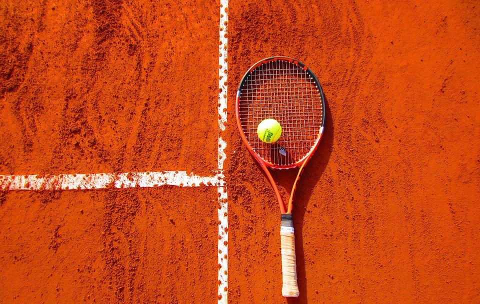 Намаления за шампиони: Къде да открием всичко нужно за тренировката по тенис