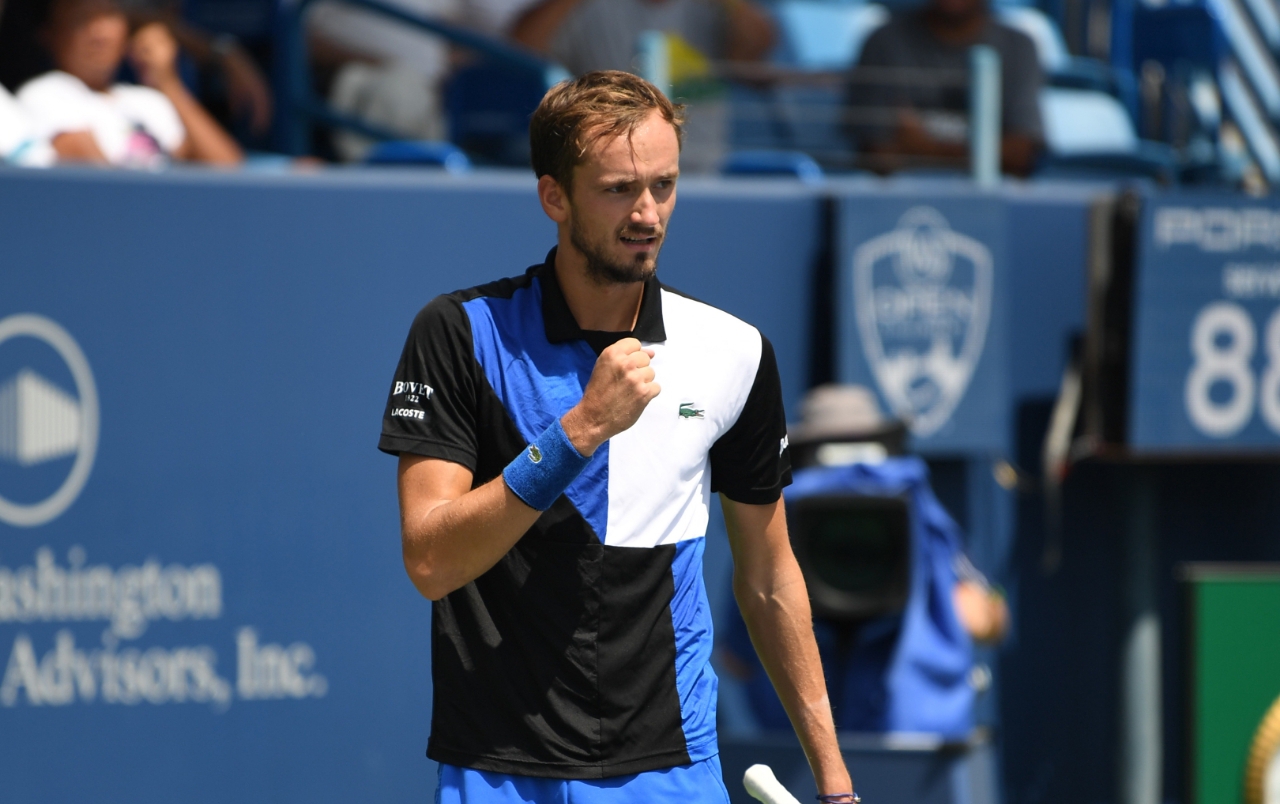 Безкомпромисен: Медведев пречупи победилия Григор тенисист и е на 1/4-финал в Синсинати!