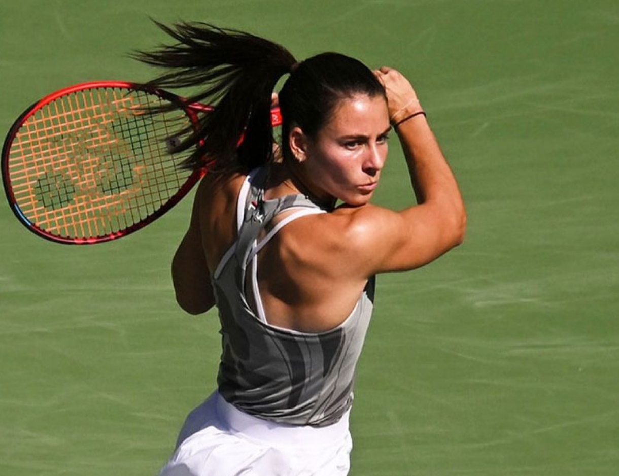 Ема Наваро е една от тенисистките намиращи се в най