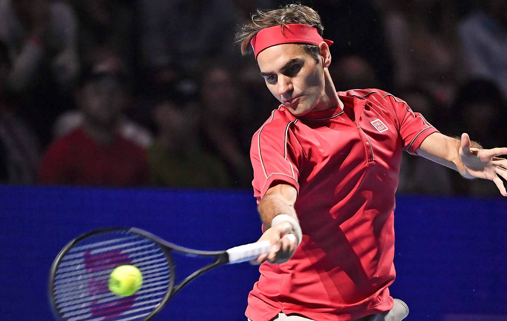 Федерер с нова експресна победа в Базел, вече е на четвъртфинал
