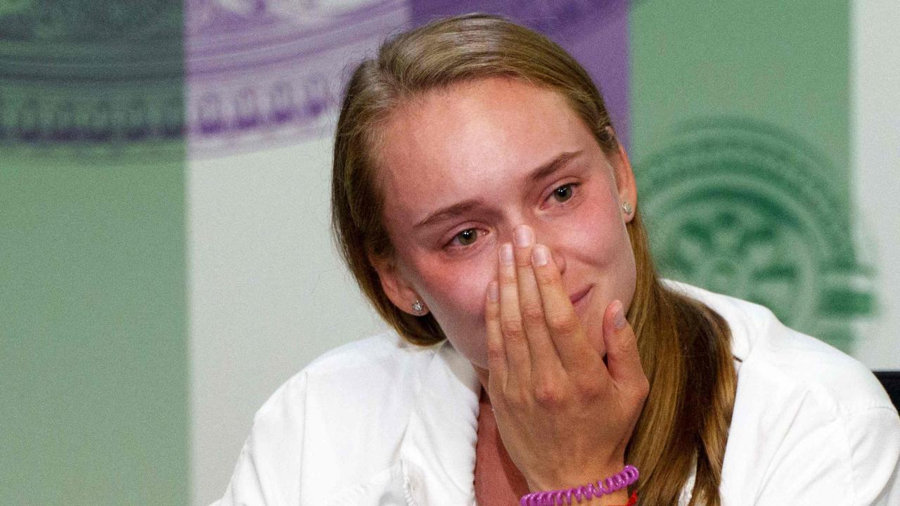 Прилив на емоции: Рибакина се разплака на пресконференцията след триумфа (видео)