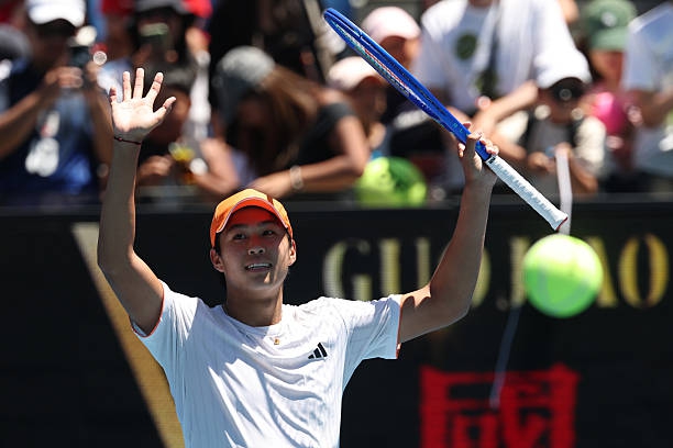 Историята се повтори: Тиен унижи Медведев на АО и му нанесе най-тежката загуба в кариерата!