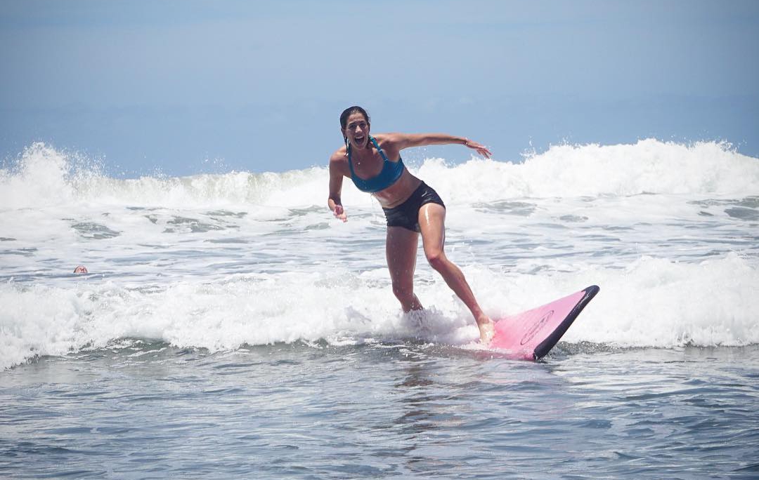 Мугуруса разпуска с каране на сърф след тежкия сезон