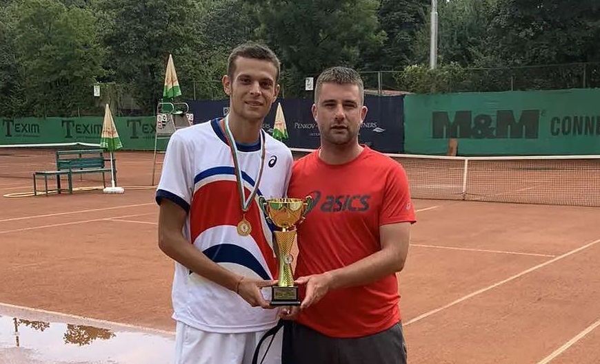 Симеон Терзиев е новият шампион от Държавното лично първенство по тенис за мъже!
