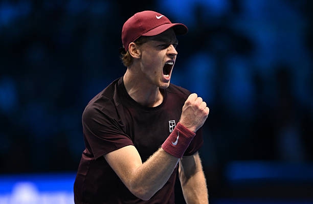 Тенис от друга планета: Синер сломи Алкарас в битката на титаните и отново царува в Торино!