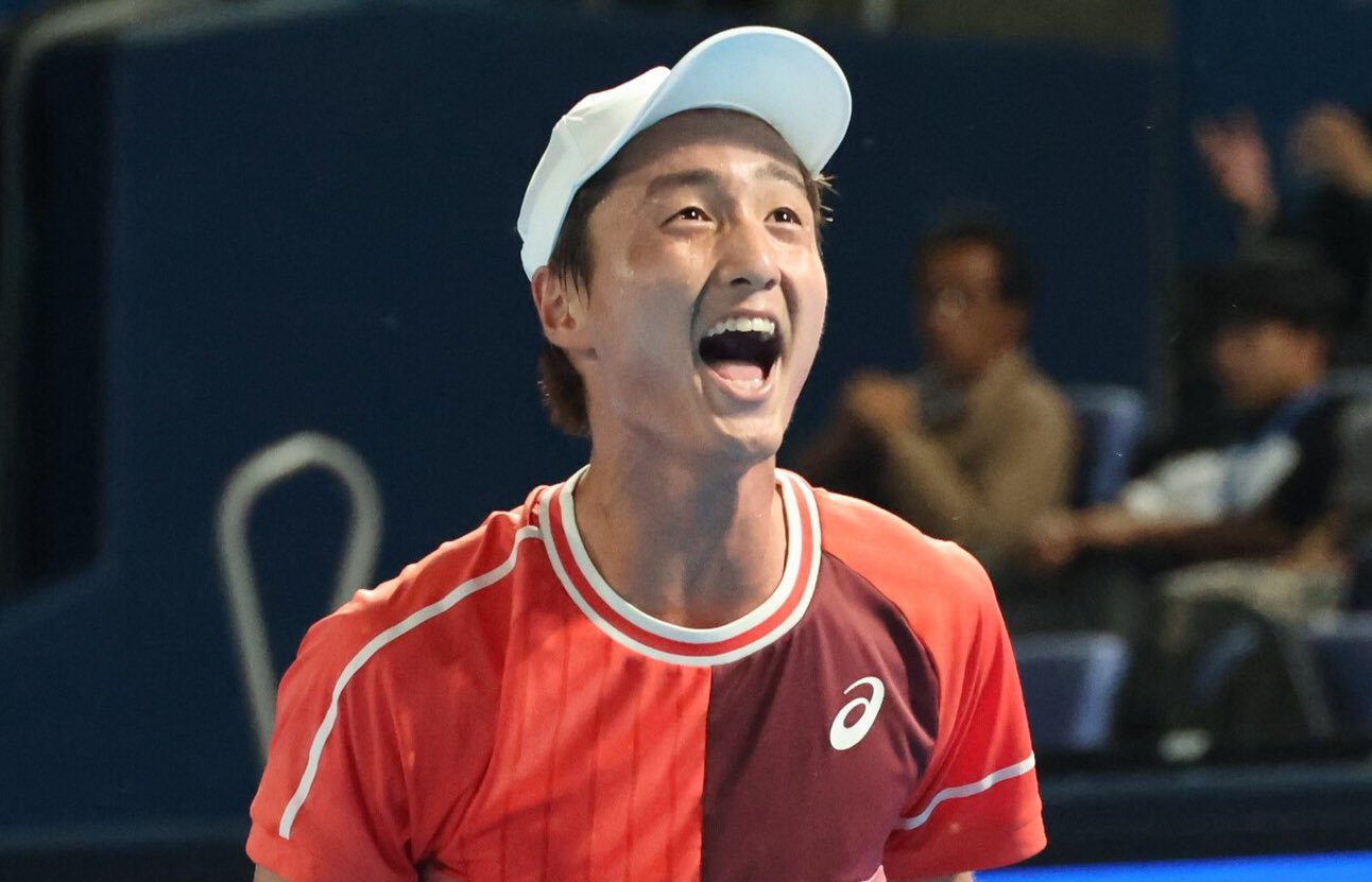 От нито една  ATP победа до 1/2-финалите в Токио: 20-годишният Мочизуки не спира да изумява