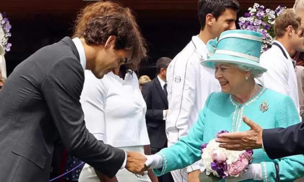 Роджър Федерер и Рафаел Надал отдадоха почит на кралица Елизабет Втора