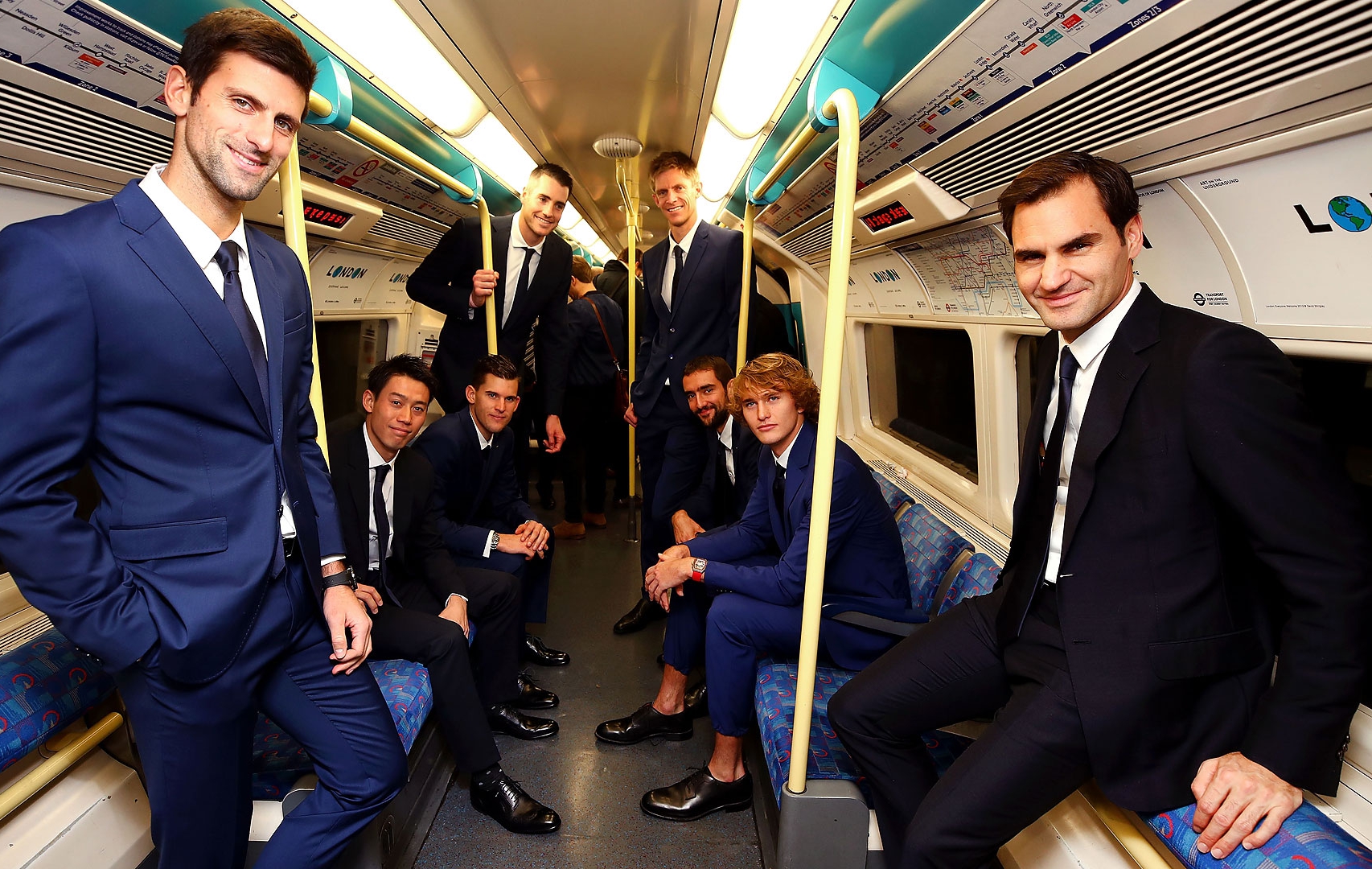 Федерер и останалите тенис звезди се повозиха на лондонското метро (галерия)