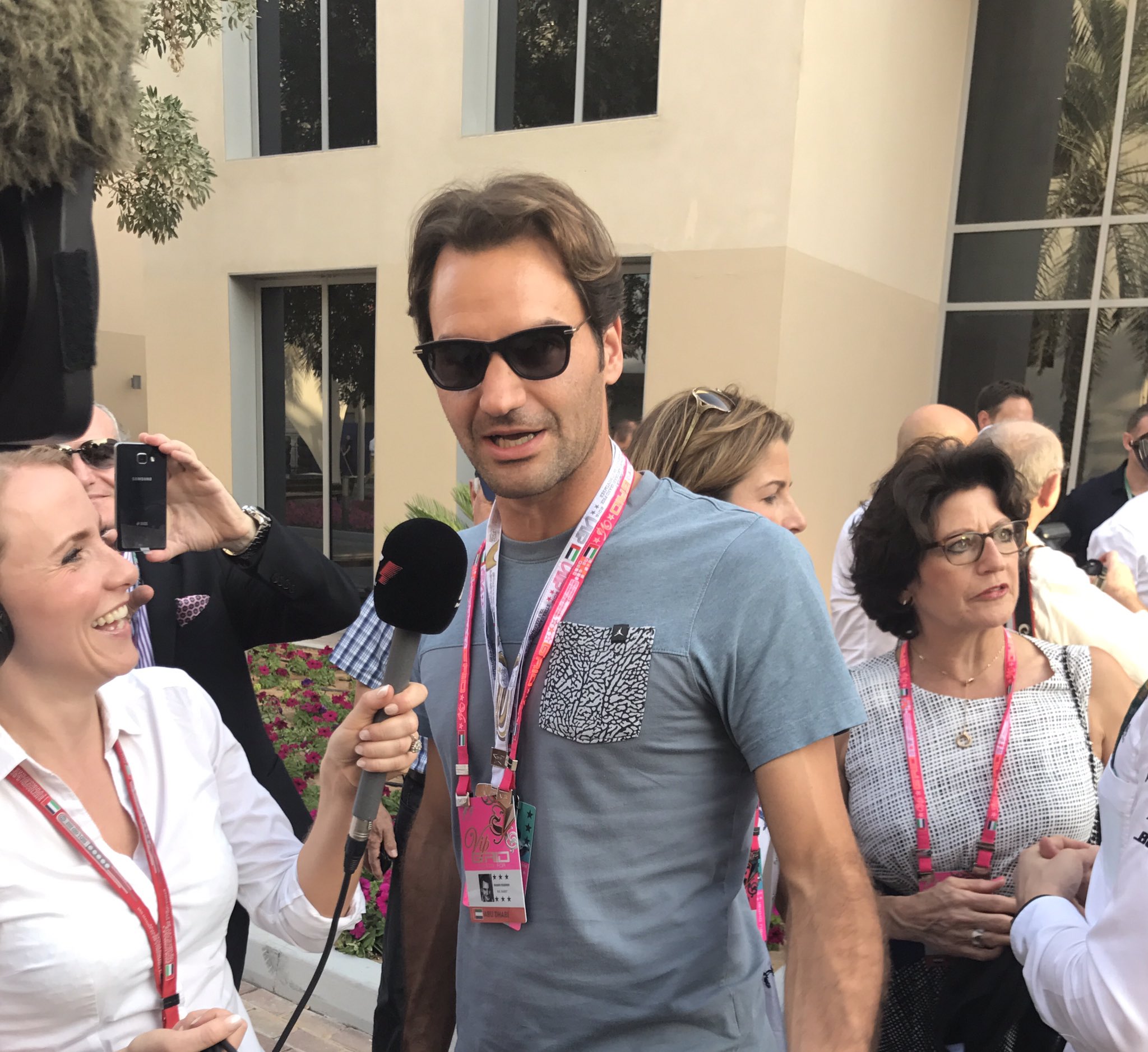 Федерер поздрави шампиона във Формула 1 Нико Розберг