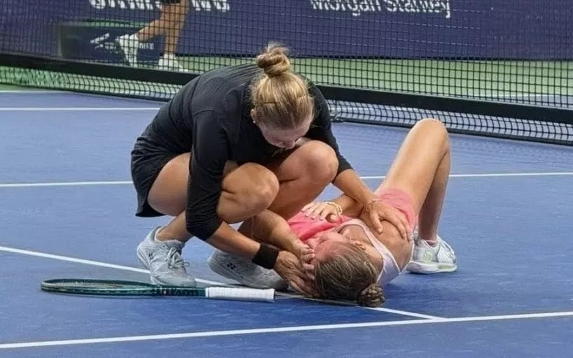 Преди най-важния си мач в живота: Удар в лицето спря рускиня на WTA полуфинал в Сингапур