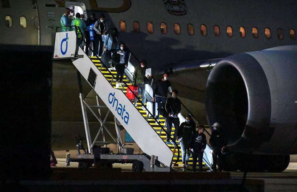 Полет със заразени пътници остави 24 тенисисти под пълна карантина