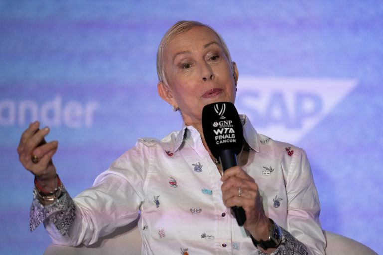 Навратилова отвърна на привърженици на Тръмп с пример от семейството му