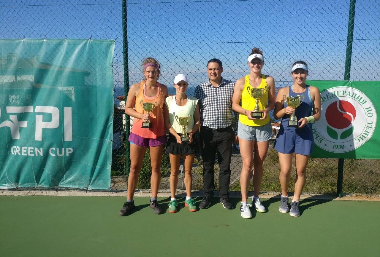 Стаматова и Михайлова отпаднаха на турнира в Созопол