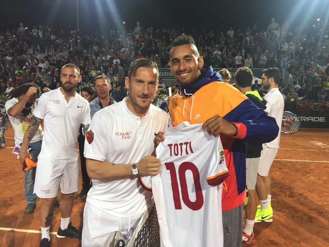 Франческо Тоти и Киргиос участваха в благотворителен мач