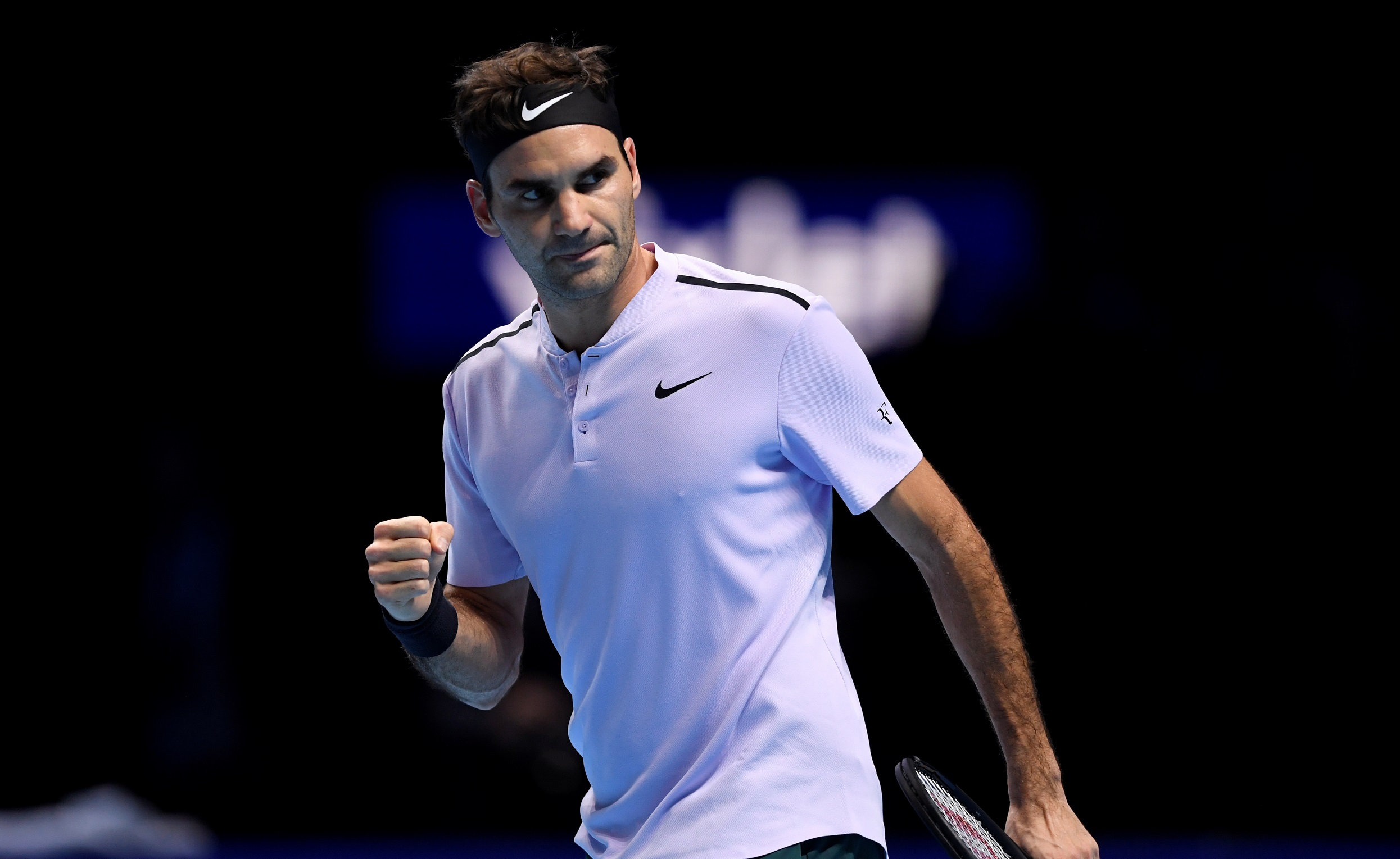 ВИДЕО: Федерер се справи със Зверев и е на полуфинал в Лондон