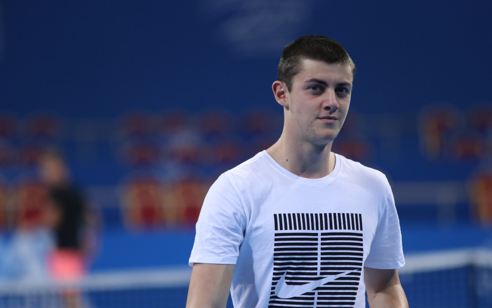 Лазаров достигна ¼-финалите в Румъния