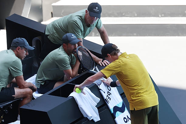 Яник Синер се превърна в най противоречивия герой на тазгодишния